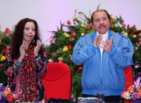 Daniel y Rosario rinden homenaje al Comandante Fidel Castro Ruz