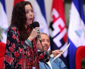 Daniel y Rosario rinden homenaje al Comandante Fidel Castro Ruz