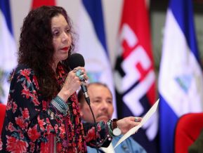 Daniel y Rosario rinden homenaje al Comandante Fidel Castro Ruz