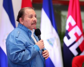 Daniel y Rosario rinden homenaje al Comandante Fidel Castro Ruz