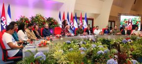 Daniel y Rosario rinden homenaje al Comandante Fidel Castro Ruz