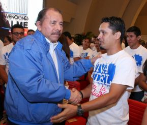 Daniel y Rosario rinden homenaje al Comandante Fidel Castro Ruz