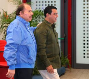 Daniel y Rosario rinden homenaje al Comandante Fidel Castro Ruz