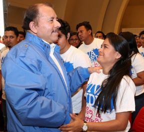 Daniel y Rosario rinden homenaje al Comandante Fidel Castro Ruz