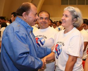 Daniel y Rosario rinden homenaje al Comandante Fidel Castro Ruz