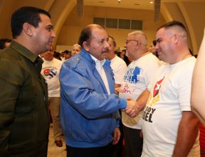 Daniel y Rosario rinden homenaje al Comandante Fidel Castro Ruz