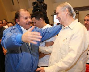 Daniel y Rosario rinden homenaje al Comandante Fidel Castro Ruz