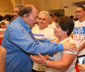 Daniel y Rosario rinden homenaje al Comandante Fidel Castro Ruz