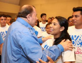Daniel y Rosario rinden homenaje al Comandante Fidel Castro Ruz