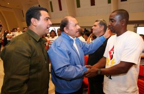 Daniel y Rosario rinden homenaje al Comandante Fidel Castro Ruz