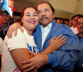 Daniel y Rosario rinden homenaje al Comandante Fidel Castro Ruz