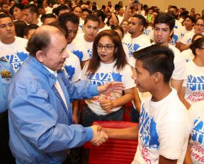 Daniel y Rosario rinden homenaje al Comandante Fidel Castro Ruz