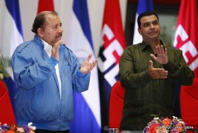 Daniel y Rosario rinden homenaje al Comandante Fidel Castro Ruz