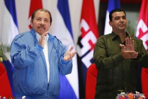 Daniel y Rosario rinden homenaje al Comandante Fidel Castro Ruz