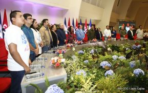 Daniel y Rosario rinden homenaje al Comandante Fidel Castro Ruz