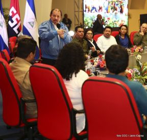 Daniel y Rosario rinden homenaje al Comandante Fidel Castro Ruz