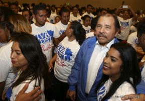 Daniel y Rosario rinden homenaje al Comandante Fidel Castro Ruz