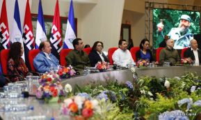 Daniel y Rosario rinden homenaje al Comandante Fidel Castro Ruz