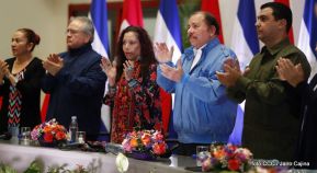 Daniel y Rosario rinden homenaje al Comandante Fidel Castro Ruz