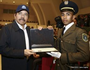 Acto de graduación de cadetes del Centro Superior de Estudios Militares “José Dolores Estrada Vado”