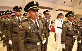 Acto de graduación de cadetes del Centro Superior de Estudios Militares “José Dolores Estrada Vado”