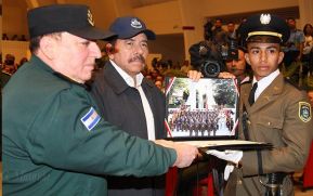 Acto de graduación de cadetes del Centro Superior de Estudios Militares “José Dolores Estrada Vado”