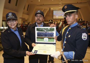 Acto de la Vigésima Promoción de Damas y Caballeros Cadetes de la Academia de Policía "Walter Mendoza Martínez"