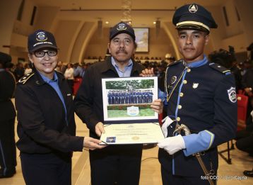 Acto de la Vigésima Promoción de Damas y Caballeros Cadetes de la Academia de Policía "Walter Mendoza Martínez"