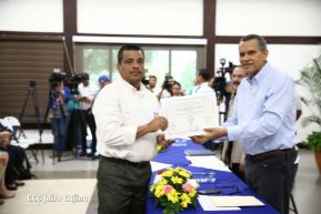 CSE juramenta a autoridades locales electas en Managua, León, Chinandega y IV Región
