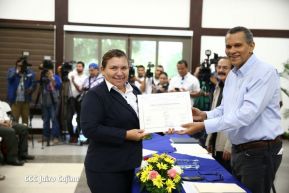 CSE juramenta a autoridades locales electas en Managua, León, Chinandega y IV Región