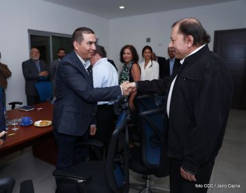 Daniel se reúne con empresarios y productores de azúcar  que participan en la Semana Bonsucro 2018