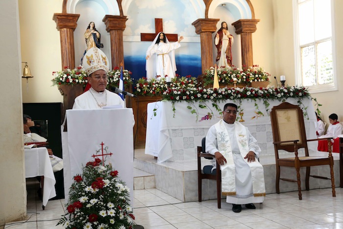 Cardenal Miguel celebra Eucaristía en honor a la Divina Misericordia