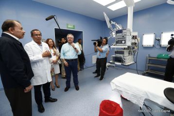 Inauguración del moderno hospital Fernando Vélez Paiz