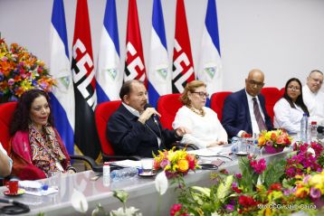 Inauguración del moderno hospital Fernando Vélez Paiz