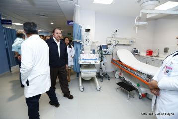 Inauguración del moderno hospital Fernando Vélez Paiz