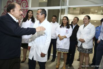 Inauguración del moderno hospital Fernando Vélez Paiz