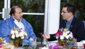 Encuentro del Presidente Daniel y Vicepresidenta Rosario con el Canciller de Venezuela