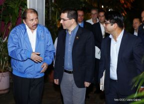 Encuentro del Presidente Daniel y Vicepresidenta Rosario con el Canciller de Venezuela