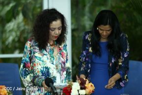 Daniel y Rosario sostienen encuentro con nuevos directivos de Amcham