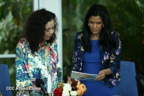 Daniel y Rosario sostienen encuentro con nuevos directivos de Amcham