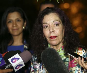 Daniel y Rosario sostienen encuentro con nuevos directivos de Amcham