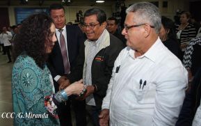 Acto de entrega de la ciudadanía nicaragüense y de la Orden Rubén Darío al pastor David Spencer