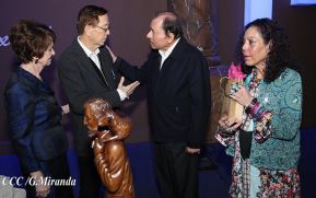 Acto de entrega de la ciudadanía nicaragüense y de la Orden Rubén Darío al pastor David Spencer