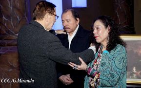 Acto de entrega de la ciudadanía nicaragüense y de la Orden Rubén Darío al pastor David Spencer