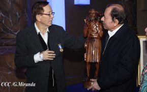 Acto de entrega de la ciudadanía nicaragüense y de la Orden Rubén Darío al pastor David Spencer