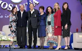 Acto de entrega de la ciudadanía nicaragüense y de la Orden Rubén Darío al pastor David Spencer