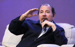 Acto de entrega de la ciudadanía nicaragüense y de la Orden Rubén Darío al pastor David Spencer