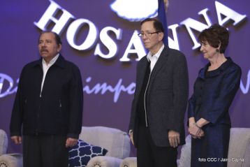 Acto de entrega de la ciudadanía nicaragüense y de la Orden Rubén Darío al pastor David Spencer