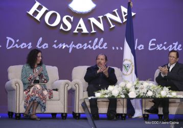 Acto de entrega de la ciudadanía nicaragüense y de la Orden Rubén Darío al pastor David Spencer