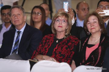 Acto de entrega de la ciudadanía nicaragüense y de la Orden Rubén Darío al pastor David Spencer